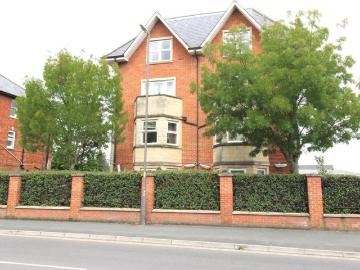 Bath Buildings, Bath Road, Swindon, SN1 2 bed apartment to rent £1,050 pcm £242 pw
