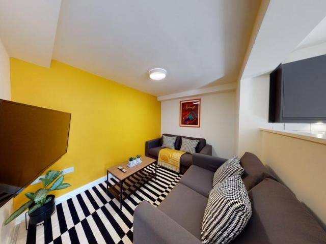 Bath BA2 6 bed semi detached house to rent £4,200 pcm £969 pw