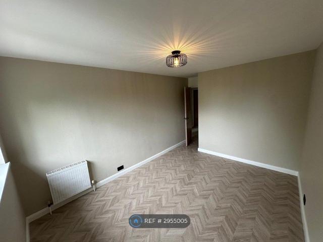 Bath Close, London SE15, 2 bed flat to rent, £2,050 pcm | PrimeLocation