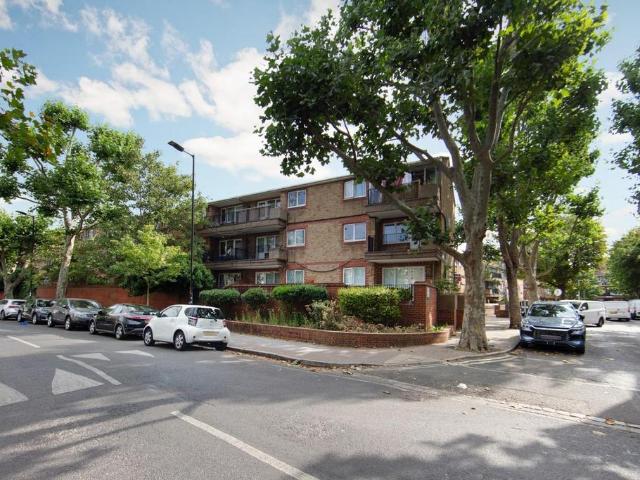 Bath Close, SE15 1 bed apartment to rent £1,650 pcm £381 pw
