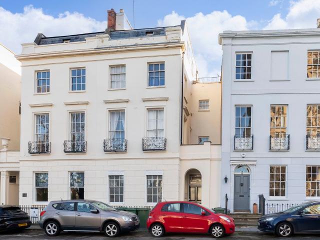 Bath Road, Cheltenham GL53, Studio to rent, £700 pcm | PrimeLocation
