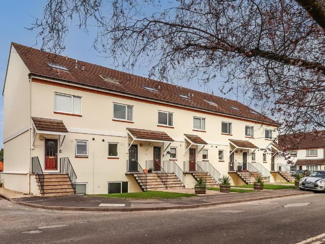 Bath Road, Cheltenham GL53, 2 bed flat to rent, £1,300 pcm | PrimeLocation