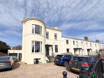 Cheltenham, Gloucestershire county, Southdowns