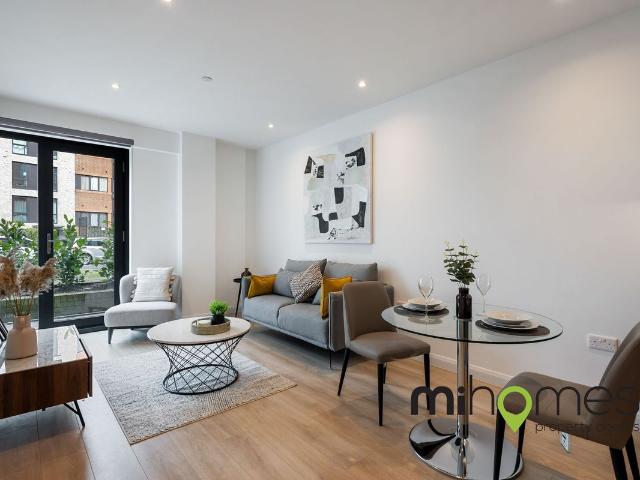Bath Road, Chesterfield House SL1, 2 bed flat to rent, £1,695 pcm | PrimeLocation
