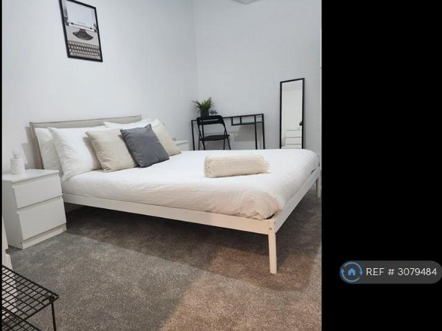 Bath Road, Arnos Vale, Bristol, BS4 3 bed flat to rent £2,265 pcm £523 pw