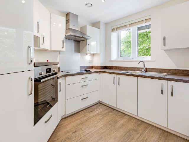 Bath Road, Devizes SN10, 1 bed flat to rent, £2,750 pcm | PrimeLocation