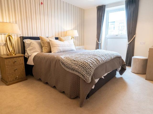 Bath Road, Devizes SN10, 2 bed flat to rent, £4,000 pcm | PrimeLocation