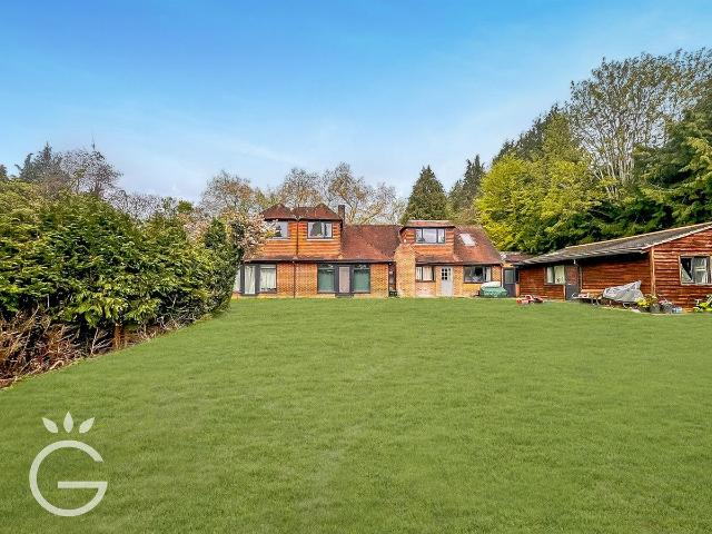 Bath Road, Knowl Hill RG10, 1 bed flat to rent, £795 pcm | PrimeLocation