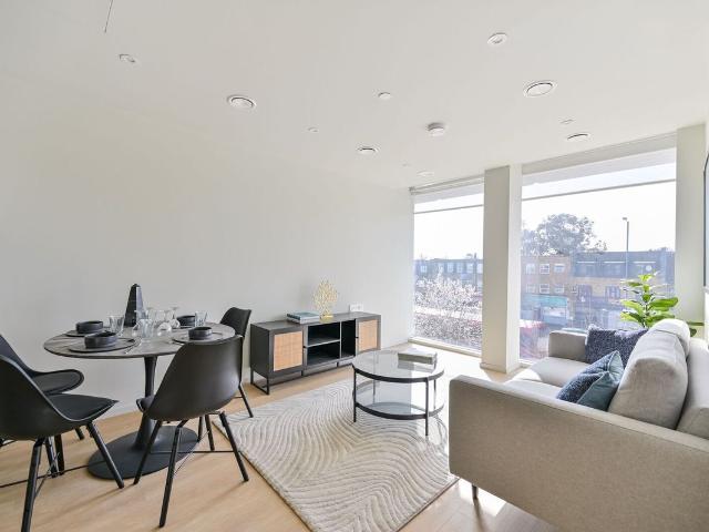 Bath Road, Hounslow TW5, Studio to rent, £1,650 pcm | PrimeLocation