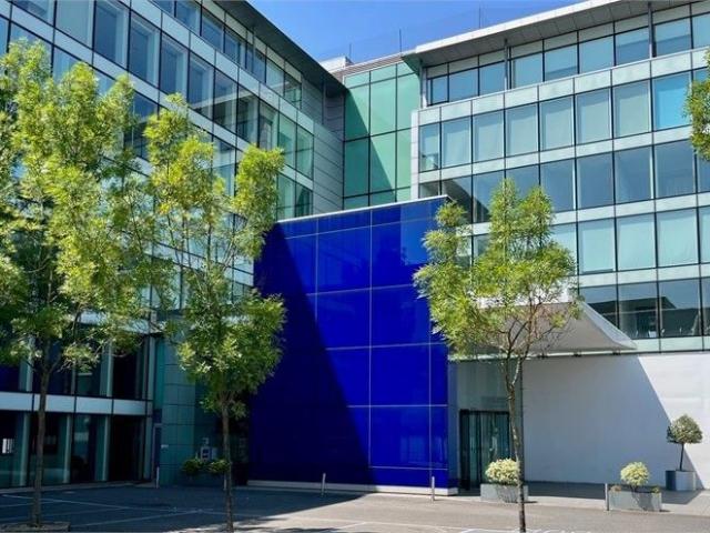 Bath Road, Hounslow TW5, 2 bed flat to rent, £2,100 pcm | PrimeLocation