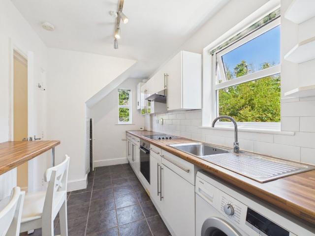 Bath Road, Maidenhead, Berkshire SL6, 1 bed flat to rent, £1,250 pcm | PrimeLocation