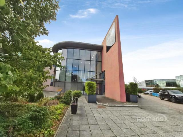 Bath Road, Slough, Berkshire, SL1 1 bed flat to rent £1,200 pcm £277 pw
