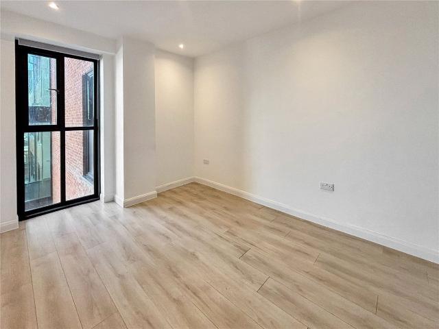 Bath Road, Slough, Berkshire SL1, 1 bed flat to rent, £1,295 pcm | PrimeLocation
