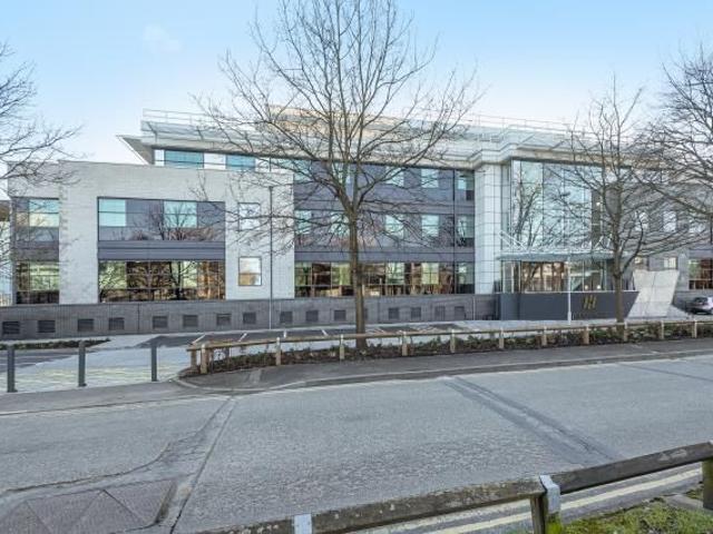 Bath Road, Slough SL1, 1 bed flat to rent, £1,200 pcm | PrimeLocation