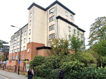 Bath Road, Slough SL1, 2 bed flat to rent, £1,550 pcm | PrimeLocation
