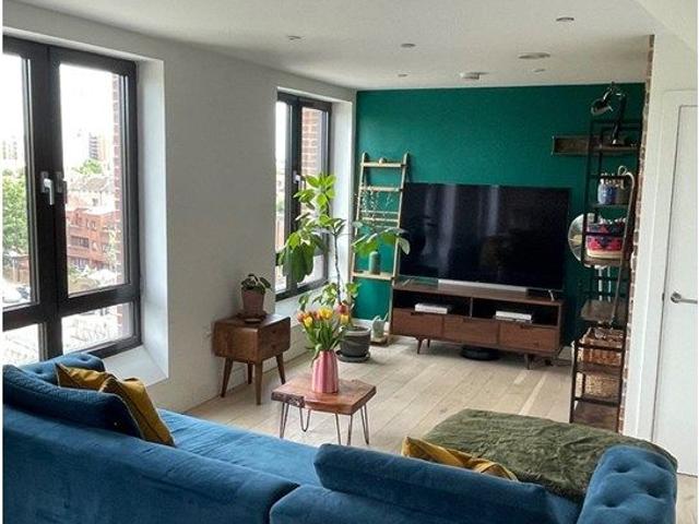 Bath Road, Slough SL1, 2 bed flat to rent, £1,700 pcm | PrimeLocation