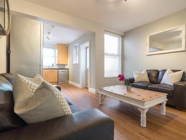 Bath Road, Portsmouth PO4, 4 bed terraced house to rent, £689 pppm | PrimeLocation