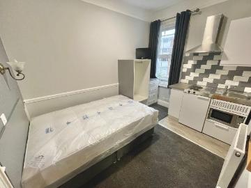 Bath Road, Reading, Berkshire RG1, Studio to rent, £795 pcm | PrimeLocation