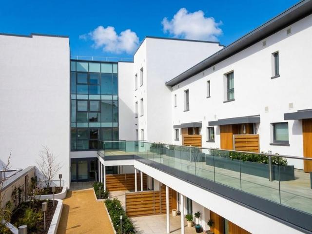 Bath Street, Glasgow G2 2 bed flat to rent £1,695 pcm £391 pw