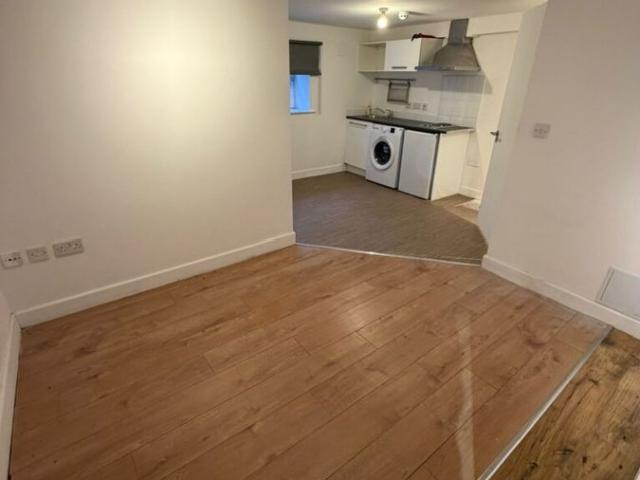 Bath Street, Huddersfield HD1, Studio to rent, £535 pcm | PrimeLocation