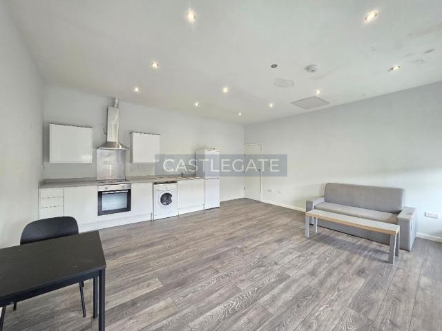 Bath Street, Huddersfield, West Yorkshire HD1, 1 bed flat to rent, £690 pcm | PrimeLocation