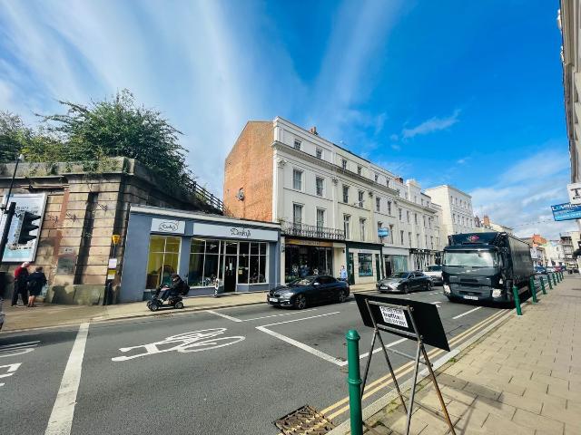 Bath Street, Leamington Spa CV31, 2 bed flat to rent, £1,150 pcm | PrimeLocation