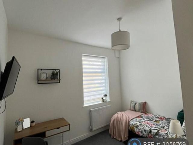 Bath Street, Manchester, OL9 1 bed in a house share to rent £580 pcm £134 pw