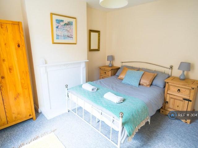 Bath, Somerset, BA2 4 bed terraced house to rent £2,200 pcm £508 pw