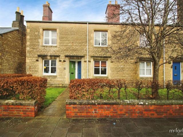 Bathampton Street, Swindon SN1 1 bed terraced house to rent £875 pcm £202 pw