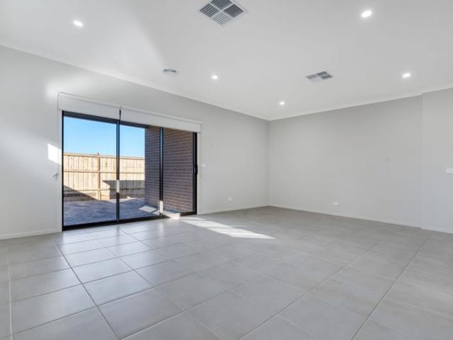 Bathed in Sunshine: Your Dream Home Awaits in Sunny Street!