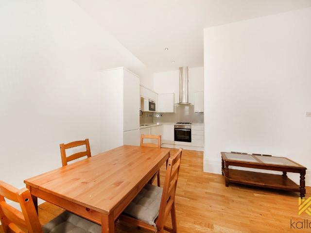 Bathway, Magistrates Court Apartments SE18, 3 bed flat to rent, £2,500 pcm | PrimeLocation