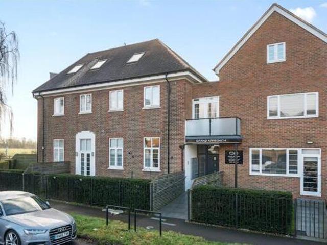 Bathurst Walk, Iver, 2 Bedroom Apartment