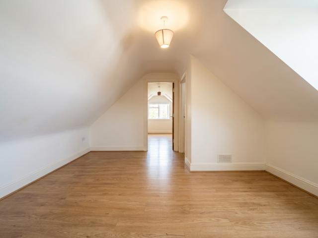 Bathurst Walk, Iver, SL0 2 bed flat to rent £1,450 pcm £335 pw