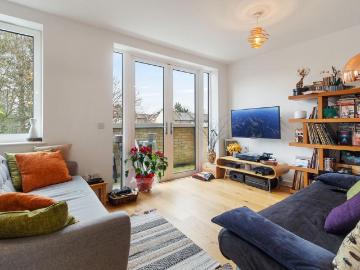 Bathurst Square, London, N15 4 bed terraced house to rent £4,500 pcm £1,038 pw