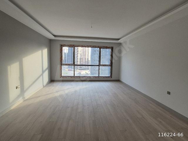 BATI VERADAN İSTANBUL YOLU YAKINI SIFIR LÜX KİRALIK 4+1