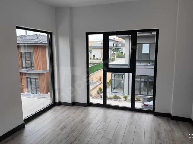 BATIKENT KARACAKAYA,DA 5 + 1 VILLA