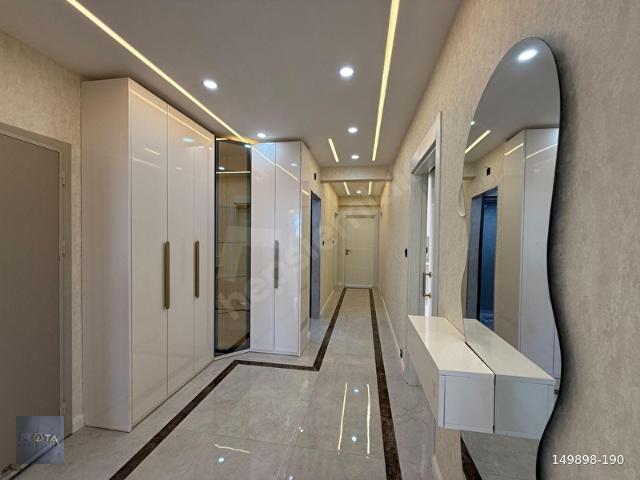 BATIKENTTE FULL CAM BALKONLU, EBEVEYN BANYOLU GENİŞ 3+1