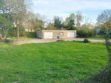 Bâtiment à rénover, 150m² de plain pied, Champtoceaux, Orée d'Anjou 49270