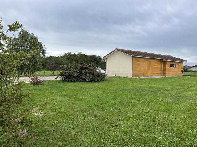 Bâtiment Agricole Bresse Vallons 135 m2 terrain 12043 m²