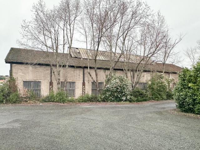 ? Bâtiment industriel – 480 m² – Zone du Saut de Sabo – Sai. 480m² Saint Juéry
