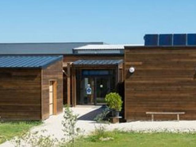 Bâtiment polyvalent avec fort potentiel ? activité