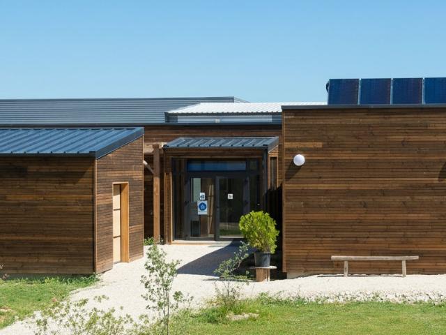 Bâtiment polyvalent avec fort potentiel activité professionnelle et habitation