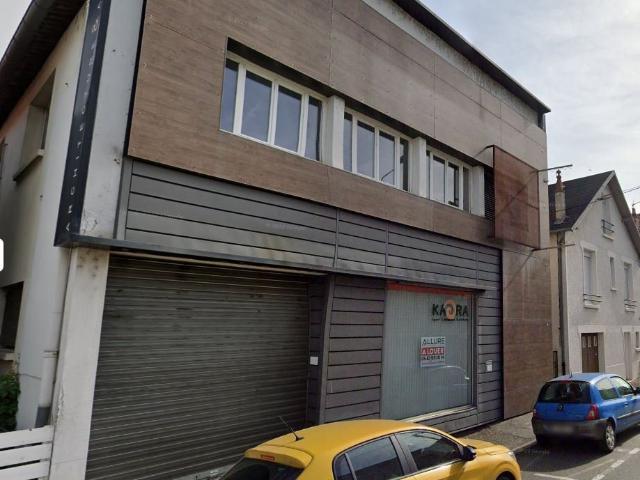Bâtiment professionnel avec 20 parkings. 420m² Brive la Gaillarde