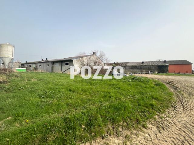 Batiments agricoles Saint Aubin De Terregatte 5 pièce s 600 m2