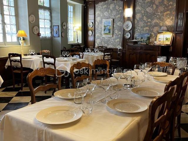Bâtisse magnifique pleine de charme, vendue cause retraite