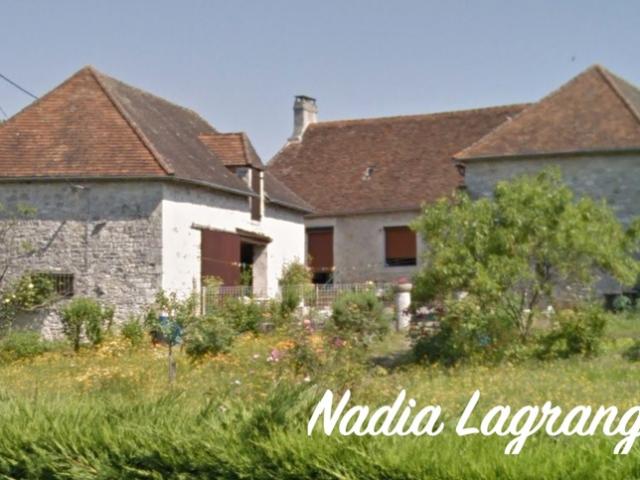 MAISON D'HABITATION AVEC GRANGE ET HANGAR EN PIERRE