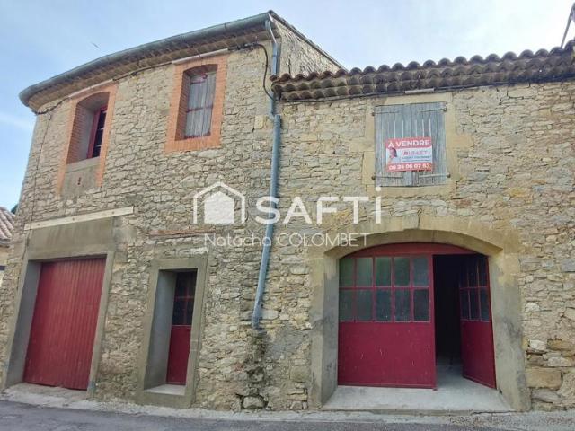 Bâtisse à fort potentiel avec terrasse tropézienne