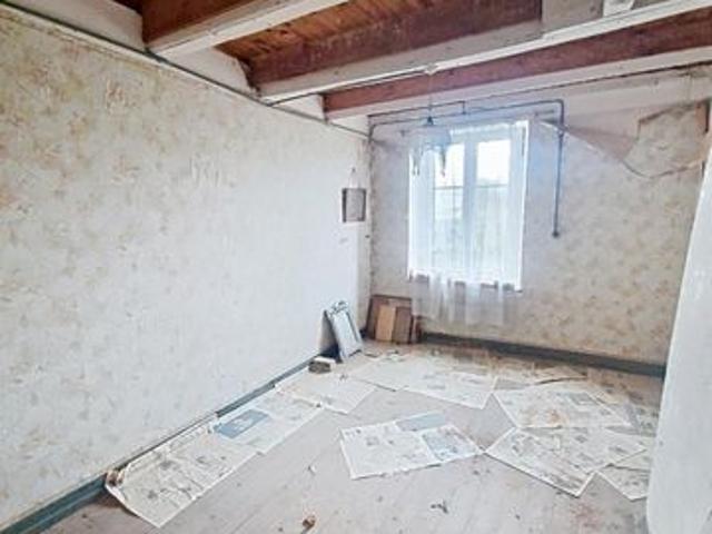 Bâtisse à restaurer de 220m2 avec écurie et d'une dépendance !