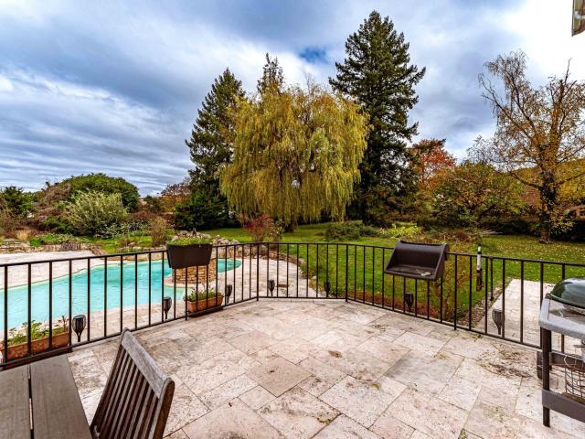 Bâtisse de caractère 10 pièces 376 m2 376m² Chamagnieu
