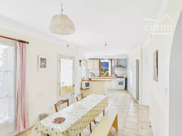 Bâtisse de charme 160m² aux portes des Cévennes avec vue panoramique